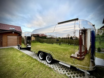 Vending trailer
