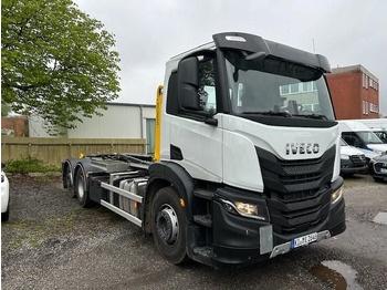 Hook lift truck IVECO X-WAY