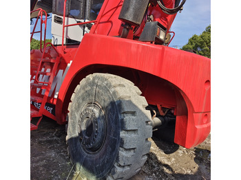 Reach stacker FANTUZZI CS45KMHD 45 TON: picture 3 Reach stacker FANTUZZI CS45KMHD 45 TON: picture 3