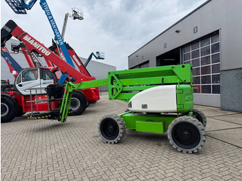 Articulated boom NIFTYLIFT