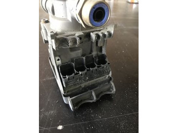 Brake valve for Truck Knorr-Bremse 21114974   Volvo FH FM truck: picture 4
