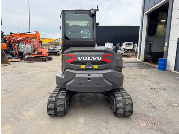 Mini excavator Volvo ECR58F PYÖRITTÄJÄLLÄ: picture 4