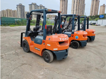 Diesel forklift TOYOTA