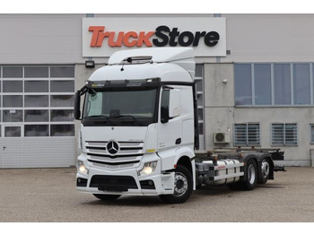 Container transporter/ Swap body truck MERCEDES-BENZ Actros 2546