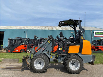 Compact track loader Giant D332SWT: picture 3