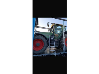 Farm tractor FENDT