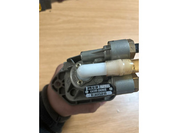 Brake valve for Truck MAN Bremsventil Feststellbremse Handbremsventil 81.52315.6185: picture 3 Brake valve for Truck MAN Bremsventil Feststellbremse Handbremsventil 81.52315.6185: picture 3