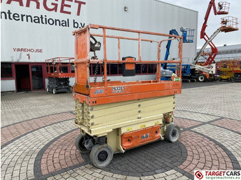 Scissor lift JLG