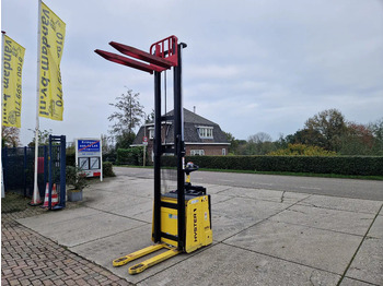 Stacker HYSTER
