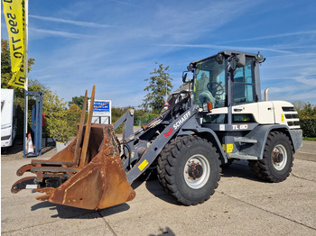 Wheel loader YANMAR