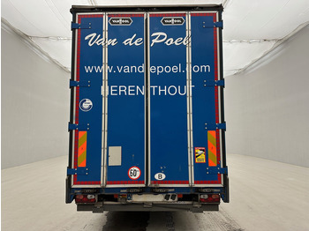 Curtainsider truck Mercedes-Benz Actros 2642 - 6x2: picture 5