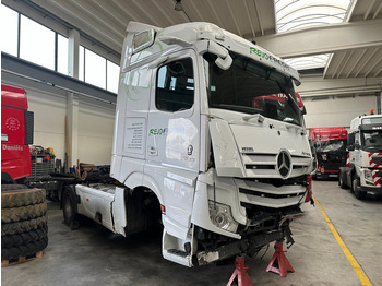 Tractor unit Mercedes-Benz Actros 2145: picture 2