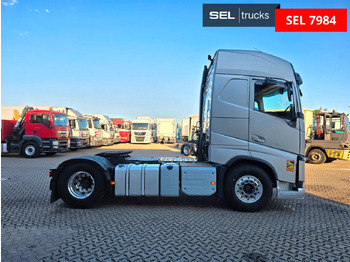 Tractor unit Volvo FH 460 / Nebenabtrieb / Standklimaanlage: picture 4