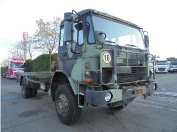 Container transporter/ Swap body truck DAF YA 5444 4X4: picture 3