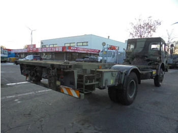 Container transporter/ Swap body truck DAF YA 5444 4X4: picture 4