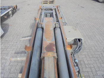 Hook lift truck VDL: picture 3