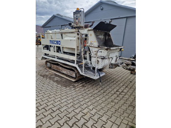 Stationary concrete pump