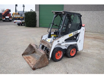 Skid steer loader Bobcat S70: picture 5