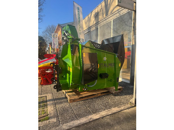 Forage mixer wagon