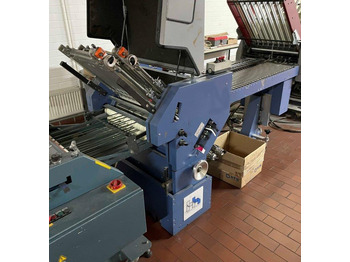 Folding machine