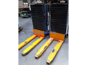 Pallet truck