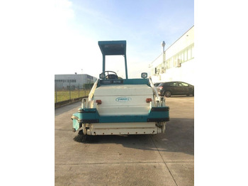 Road sweeper Tennant 275: picture 4
