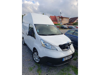 Small van NISSAN e-NV200