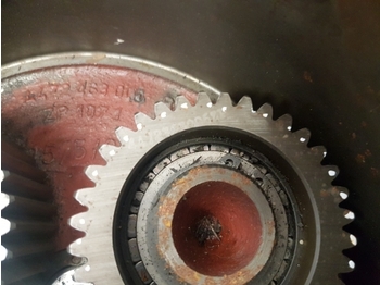 Wheel hub for Farm tractor John Deere 2650 Front Axle Hub Hat Assy L60111, L60110, 4472463005, 4472363006: picture 3