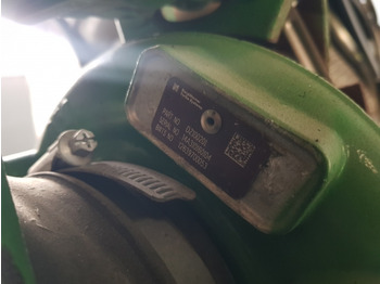 Exhaust system John Deere 6145r, 6215r, 6195r, 6155r Turbocharger Dz126593, Dz100201, Re556324: picture 3