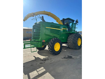 Forage harvester John Deere 7200: picture 5