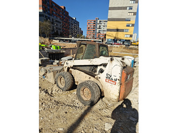 Skid steer loader BOBCAT S220