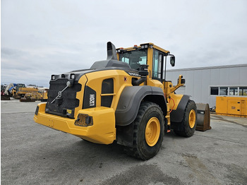 Wheel loader Volvo L120H: picture 4