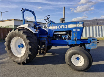 Farm tractor FORD