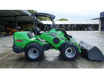 Compact loader Avant 860 I: picture 1