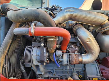 Mini excavator TAKEUCHI TB2150: picture 3