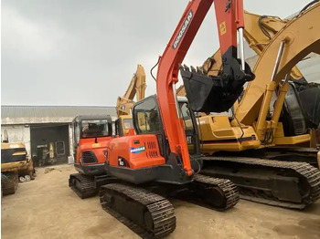 Crawler excavator High Quality Secondhand Small Excavator Doosan Dx60 Dx75 Korea Origin Mini Excavator Machine Good Price For Guyana: picture 3