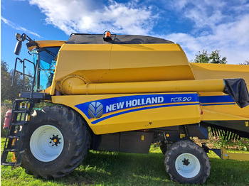 Combine harvester NEW HOLLAND TC series