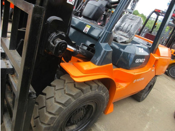 Diesel forklift Toyota FD 50: picture 2