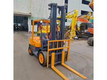Diesel forklift TOYOTA