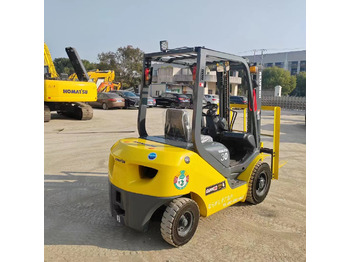 Diesel forklift KOMATSU FD30: picture 2 Diesel forklift KOMATSU FD30: picture 2