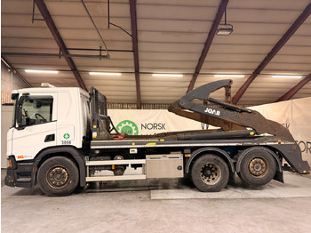 Skip loader truck Scania P410: picture 2