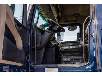 Interior photo 1: Tractor unit Mercedes ACTROS 1848 LS+E6+HYDR. Interior photo 1: Tractor unit Mercedes ACTROS 1848 LS+E6+HYDR.