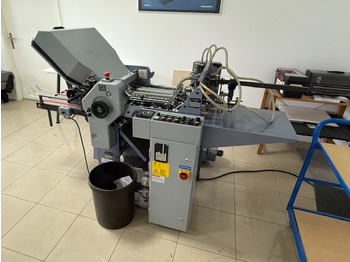 Folding machine