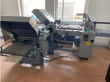 Folding machine