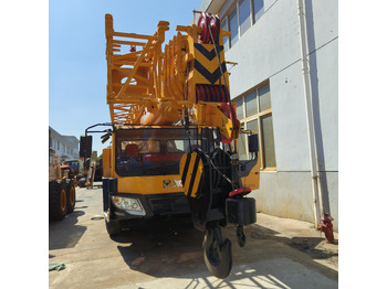 Mobile crane XCMG QY70K Used truck crane: picture 3