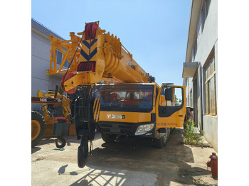 Mobile crane XCMG QY70K Used truck crane: picture 4