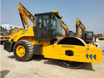 Compactor XCMG XS223J Roller Road: picture 5