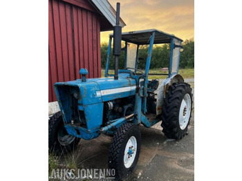 Farm tractor FORD
