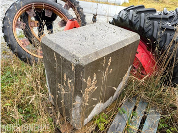 Agricultural machinery BETONGLODD TIL TRAKTOR / 1300KG: picture 3