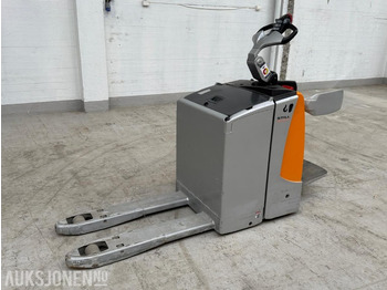 Material handling equipment STILL